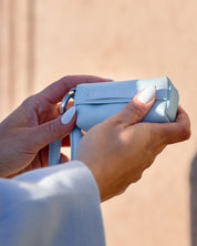 Porte-sac à crottes bleu clair pour chiens