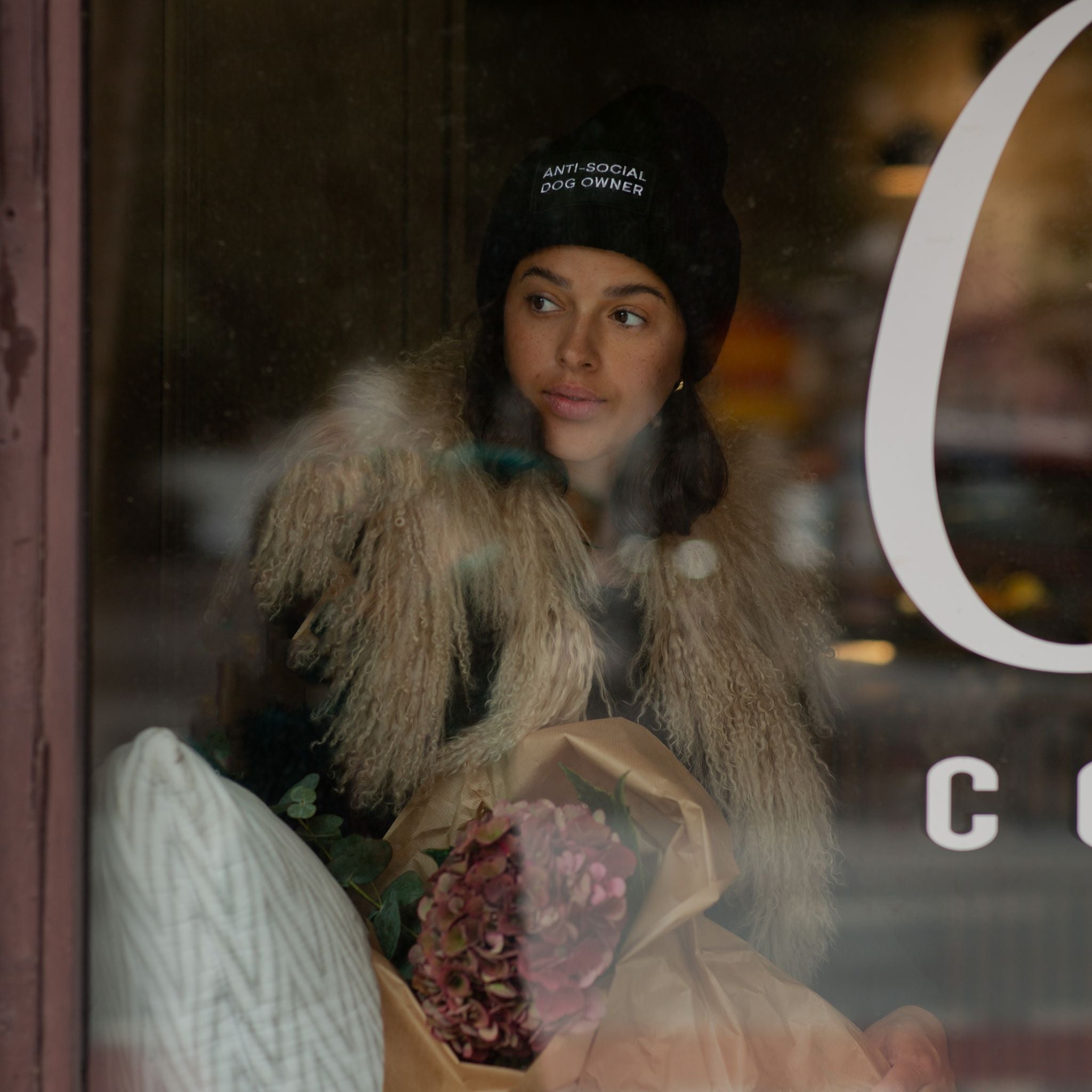 Bonnet en laine noire - Propriétaire de chien anti-social