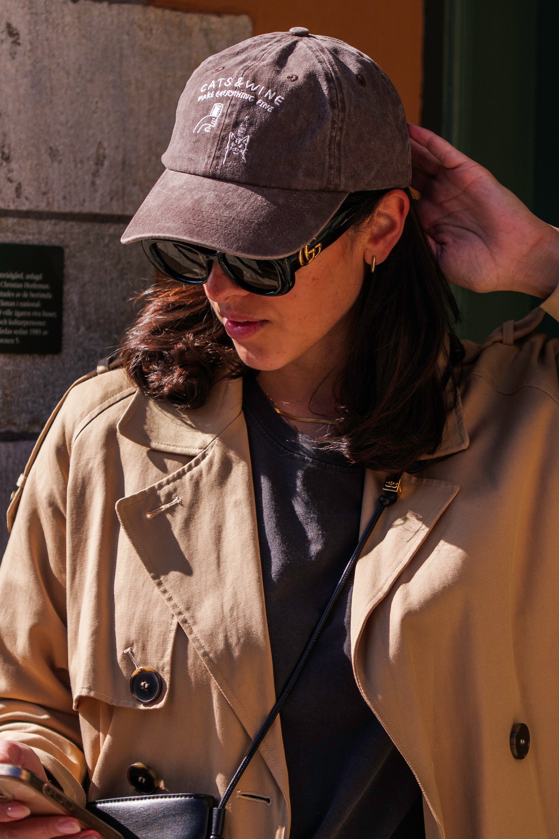 Casquette en denim marron - Logo "Cats & Wine Make Everything Fine" 