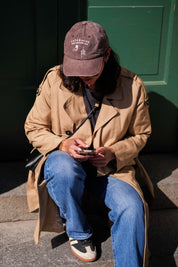 Casquette en denim marron - Logo "Cats & Wine Make Everything Fine" 