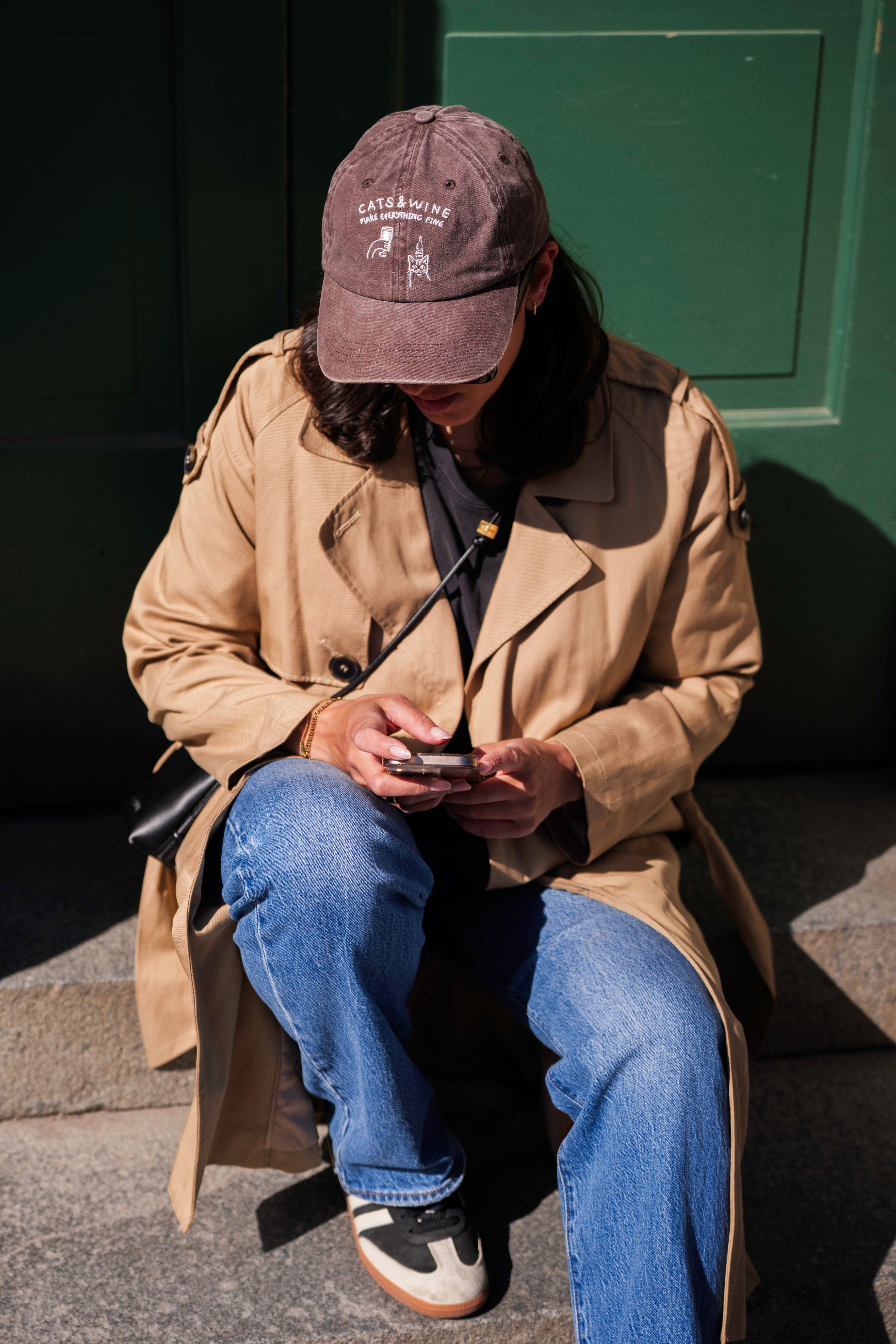 Casquette en denim marron - Logo "Cats & Wine Make Everything Fine" 
