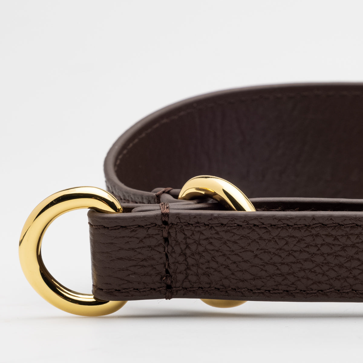 Martingale large pour chien en brun café